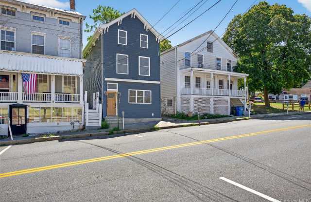 Photo of 165 W Main Street unit: 1