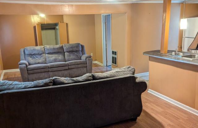 2 bed 1 bath apartment