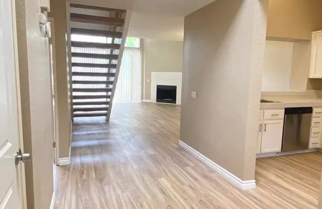 South Coast Springs: Dual Master 2 Bedroom 2 Bath Attached Townhouse With Loft,