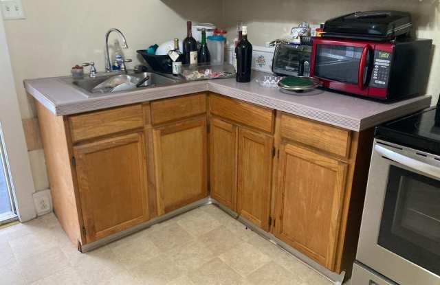 Photo of 518 W RED BANK AVENUE unit: 2