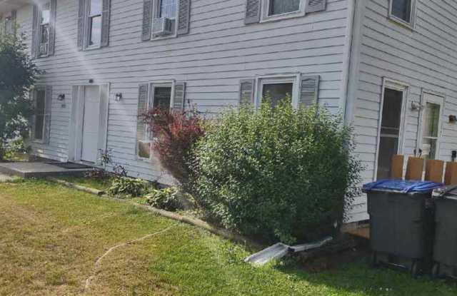 2421 Camelot Boulevard - B