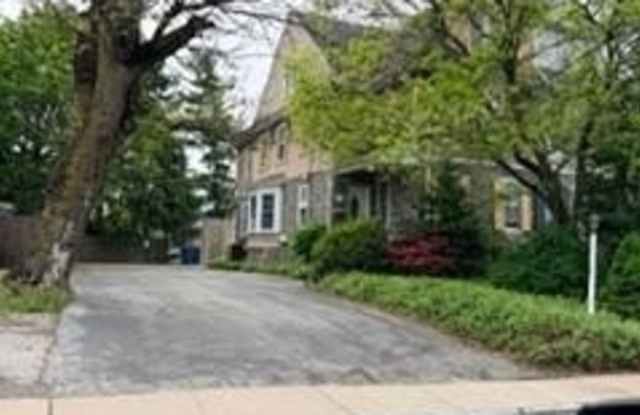 19 ELLIOTT Avenue
