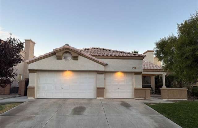 1515 Emerald Peak Avenue