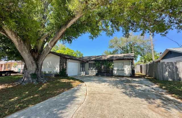 Largo Pool Home Available Now 3BR/2BA/1Car Gar!