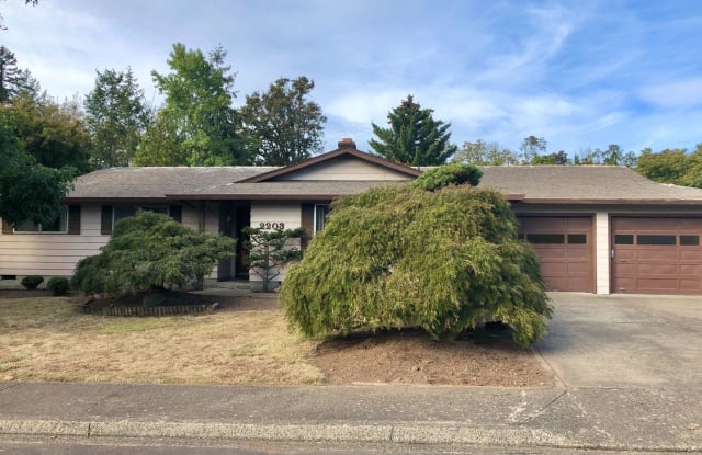 2203 Hawthorne Lp. - 2203 Hawthorne Loop, Newberg, OR 97132