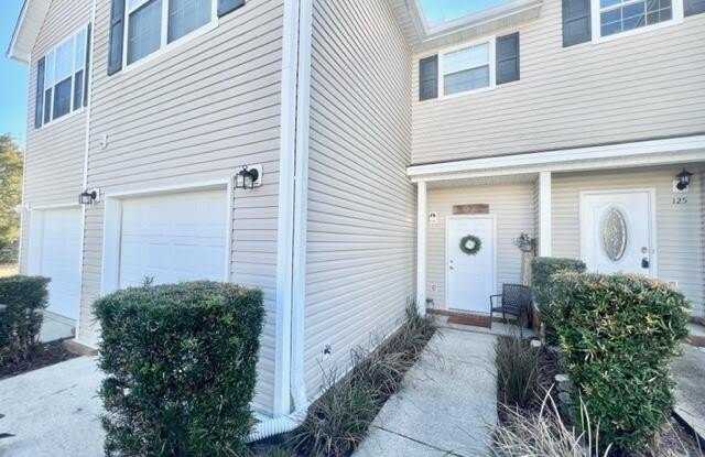 123 Farrah Avenue unit: 123