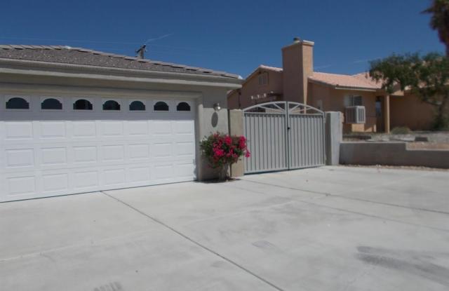 9641 Vista Del Valle