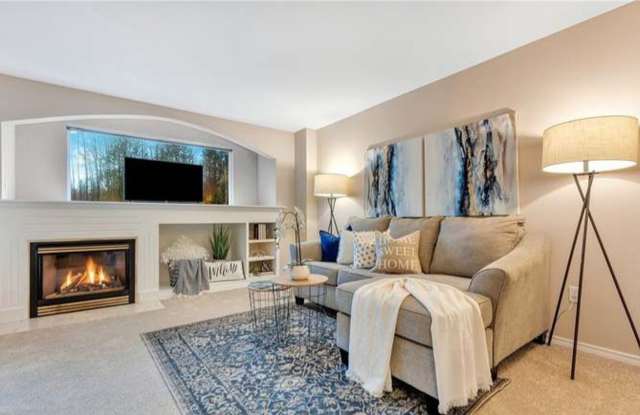 Available NOW - 3bd Home on Gleneagle's 14th hole!