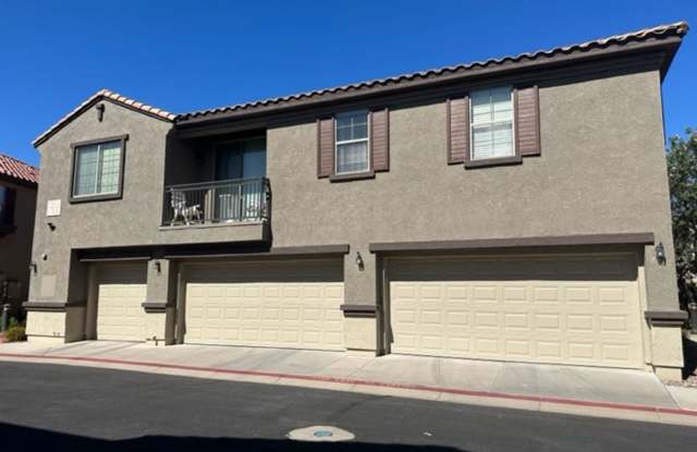 For Lease $1,950 3 Beds-2.5 Bath Townhome -2 Car Garage & Community Pool -Mesa 85209