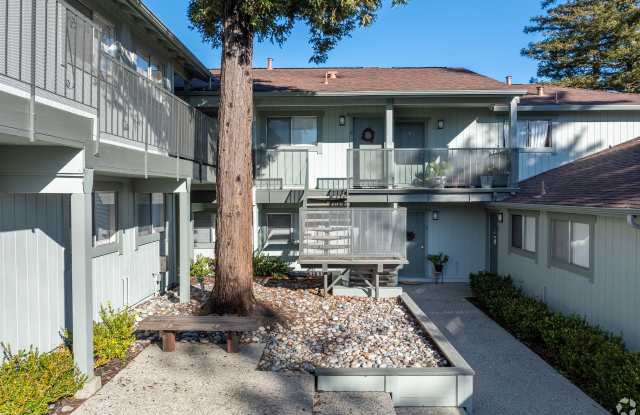 900 Alvarez Avenue