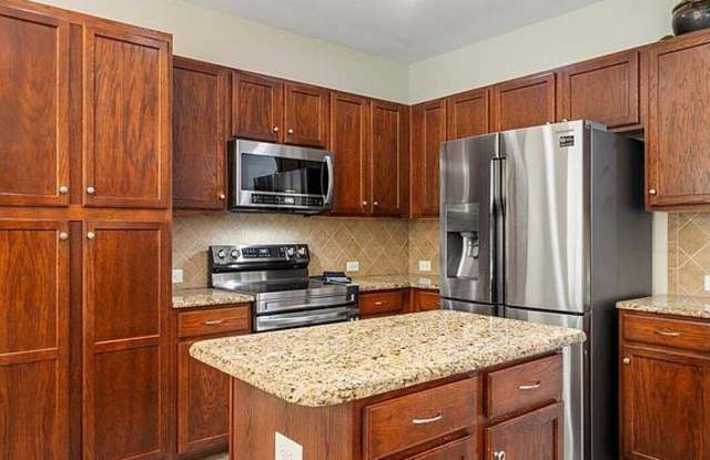 1008 Garden Square Lane