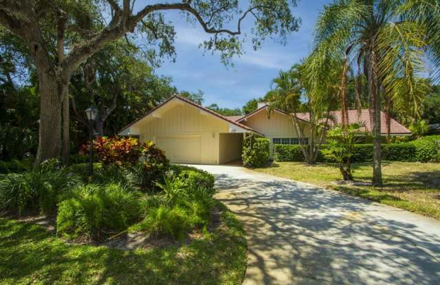 1476 Smugglers Cove