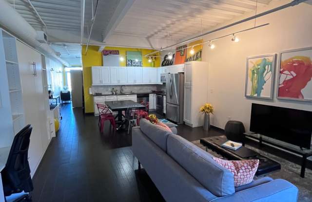 WOWZER Beautiful 1 bedroom Condo