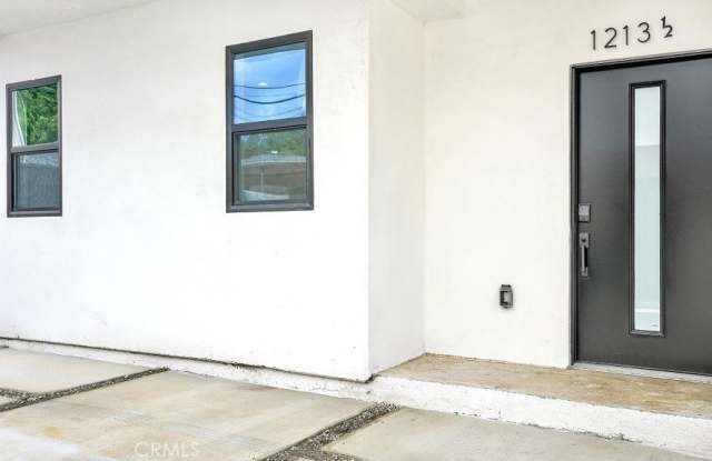 1213 N. Kingsley Drive N