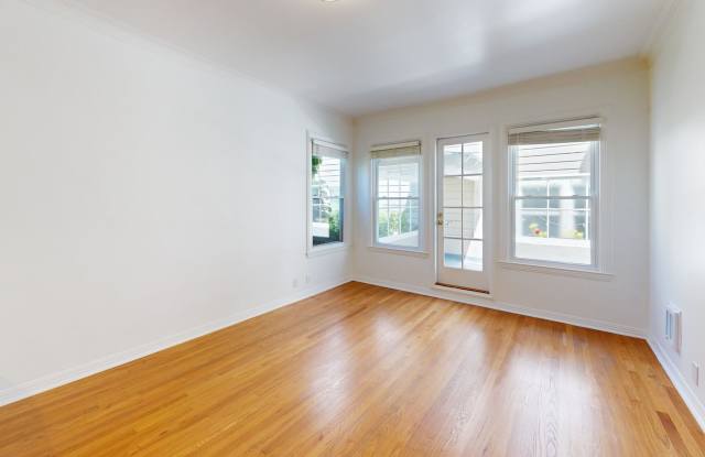 Photo of 1690 North Point