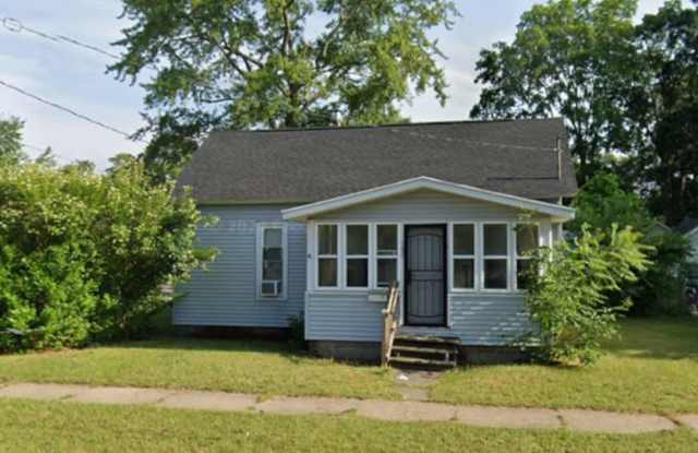 589 E. Isabella Ave.