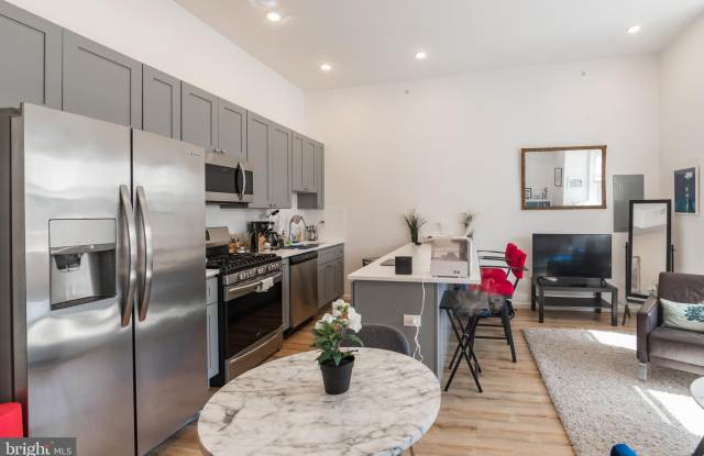 742 S 4TH STREET