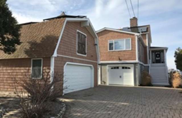 111 Pershing Boulevard