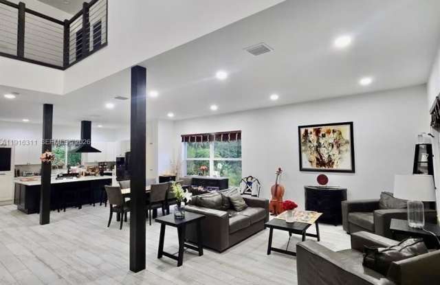 Photo of 2019 Harbor View Cir