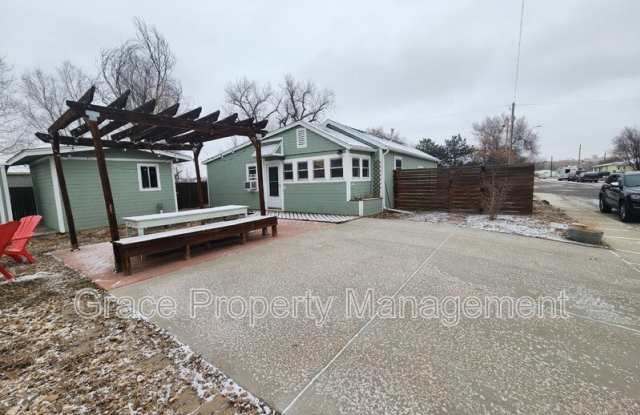 810 Briggs St.