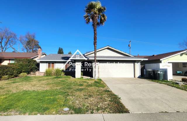 Updated 3bd/2ba Carmichael House with 2 Car Garage