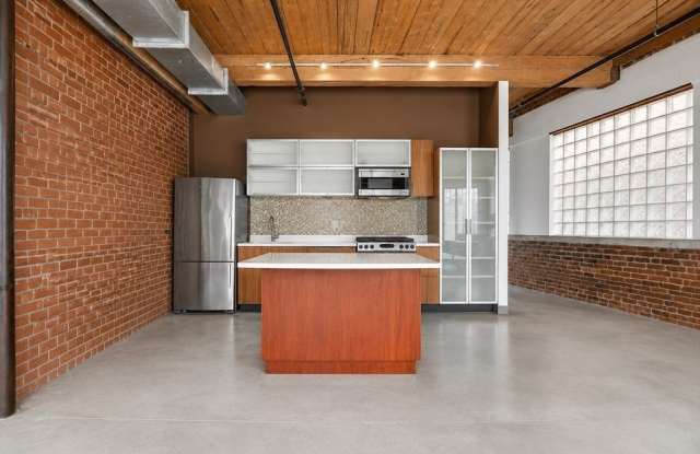 950 Dorchester Ave 205