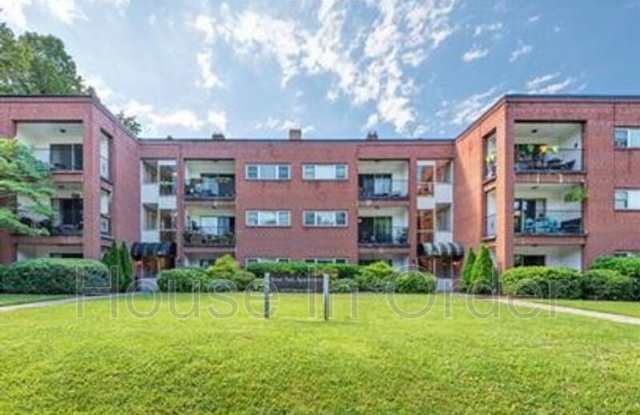 Photo of 30 Edgemont Rd