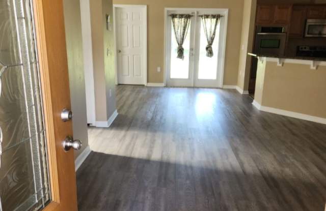 3504 West Paxton Avenue