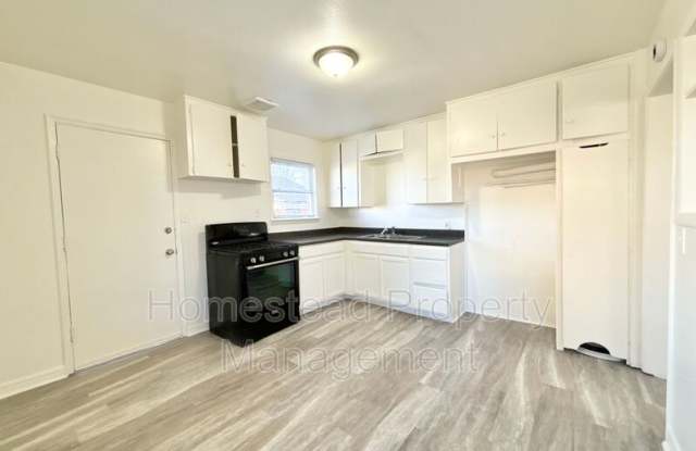 538 E. Indian Dr.