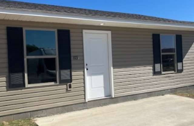 823 North 8th Avenue - B