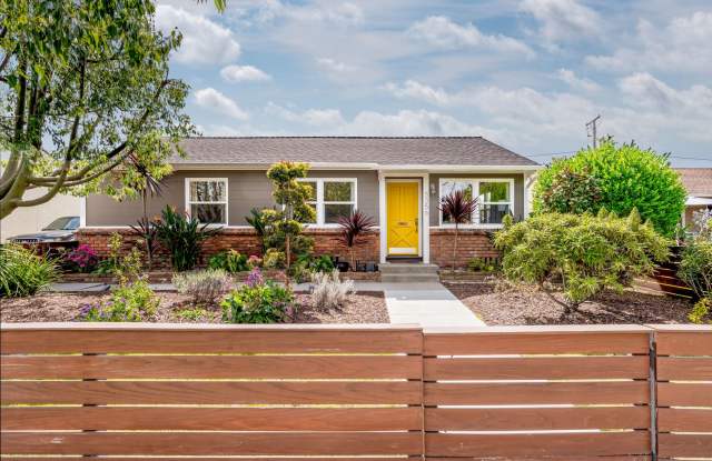 South of Conant 3 Bedroom, 1 Bath Home on over 5000 Square Feet, an entertainers dream!