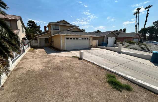 Photo of Gorgeous 3Bed/2Bath, 2-Story Home located in the East part of the valley