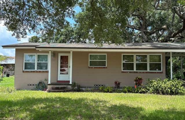 2130 OGLESBY AVENUE - 2130 Oglesby Avenue, Fairview Shores, FL 32789