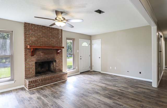 7121 Thornbriar Street