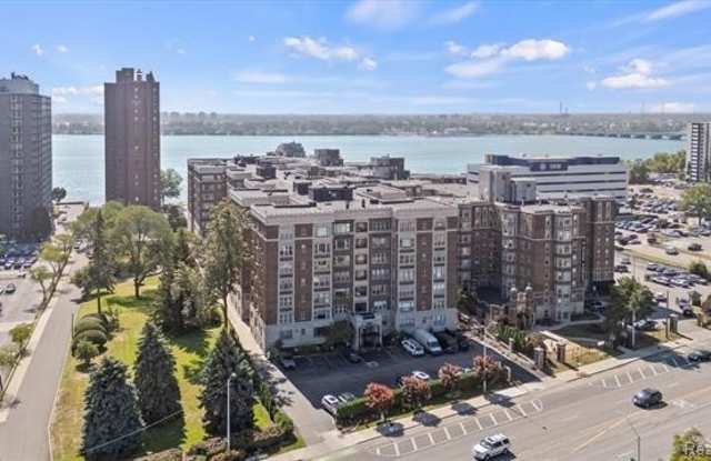 8120 E Jefferson Avenue