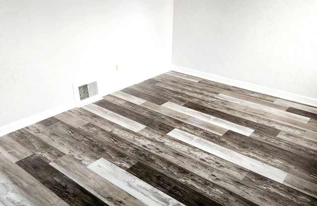 1128 Shadycrest Drive