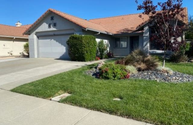 948 Iron Dr - 948 Iron Drive, Vacaville, CA 95687