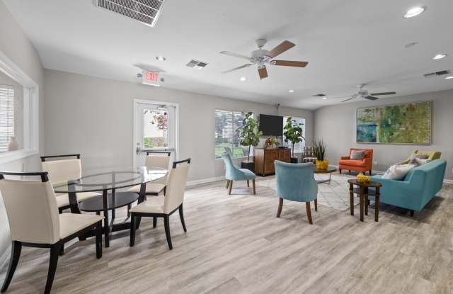 Peaks at Universal City