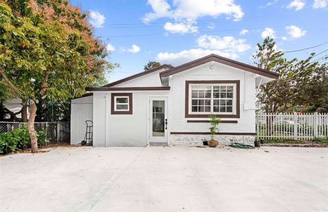 3902 Northwest 3rd Avenue