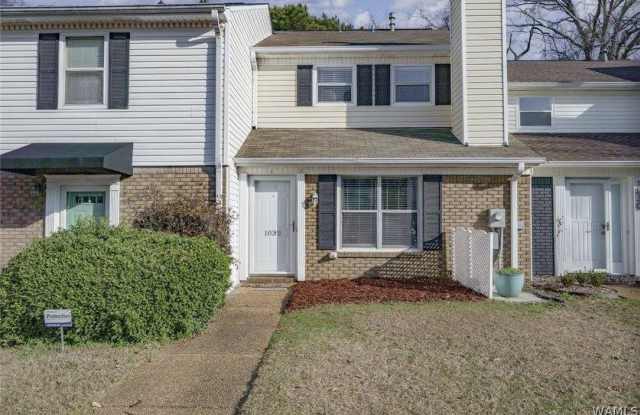 1032 Fairfax Drive