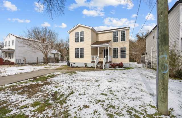 Portsmouth/5 bed 2 bath/Ready for quick move in!!