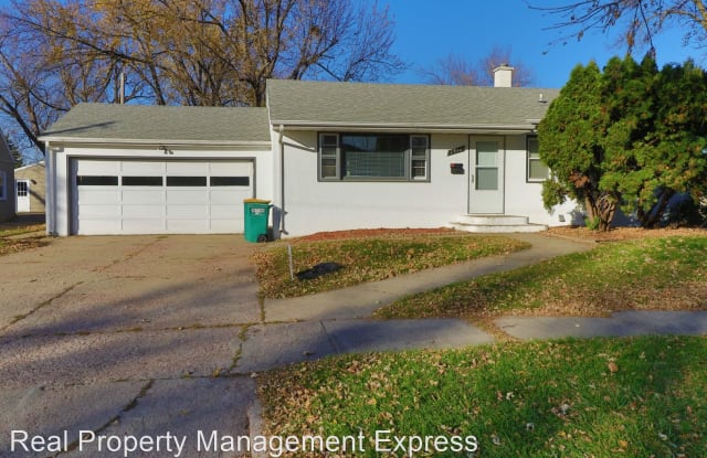 1912 E 7th St - 1912 East 7th Street, Sioux Falls, SD 57103