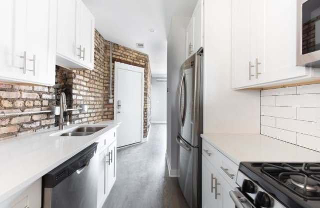 3438 North Seminary Ave.