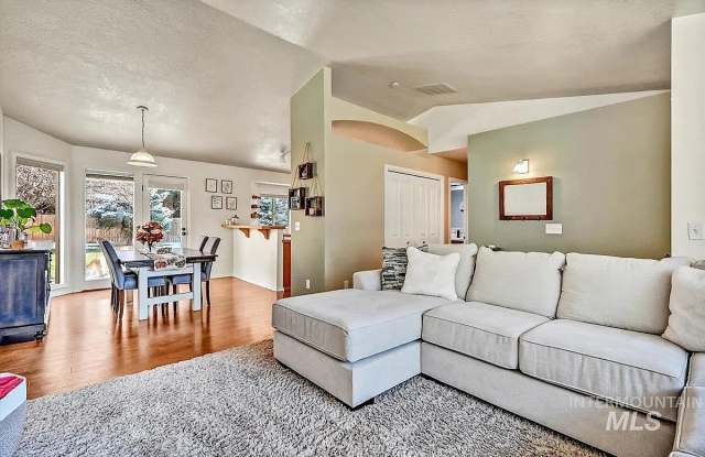 5668 South Kalmia Place