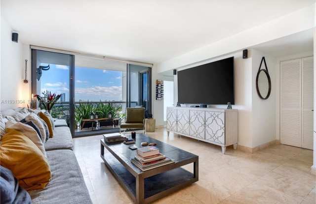 1900 Sunset Harbour Dr