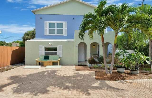 Photo of 411 Nathan Hale Road