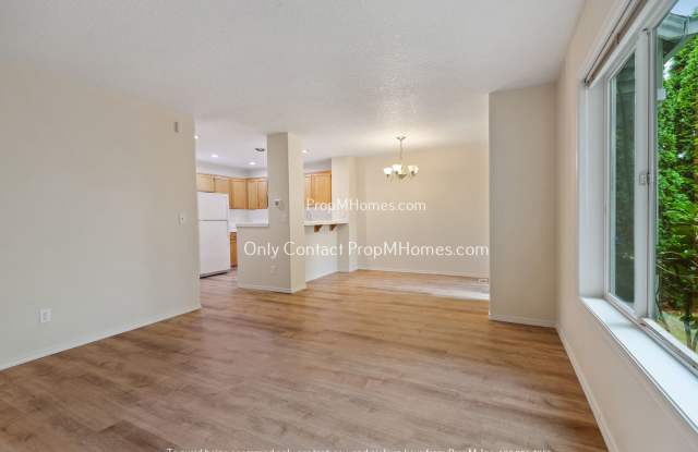 Bethany Gem: Suburban Living Near Parks and Shopping!