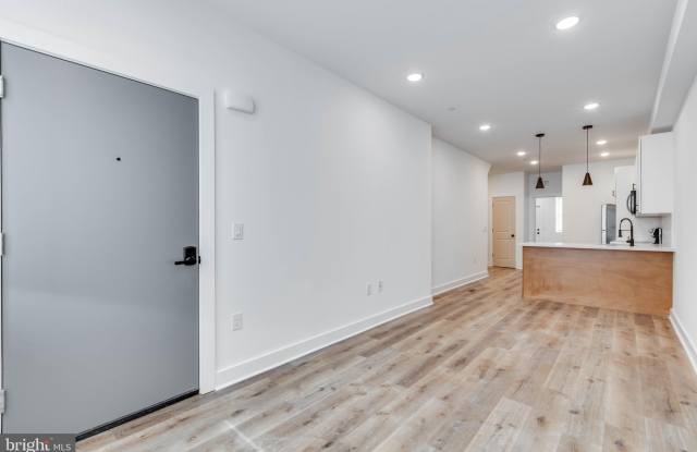 2528 N 11TH Street unit: 1