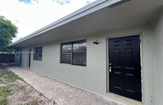 Photo of 5415 NW 22nd St