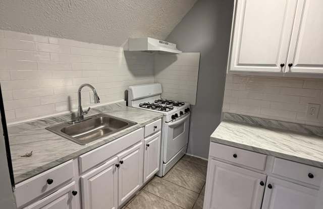 534 Howard Avenue - 3